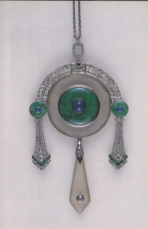 This book with its lavish illustrations (792 in total of which 261 are in colour), together with an informative text by a recognised authority, shows the designs and creations of the established Jewelry Houses such as Cartier, Van Cleef & Arpels,