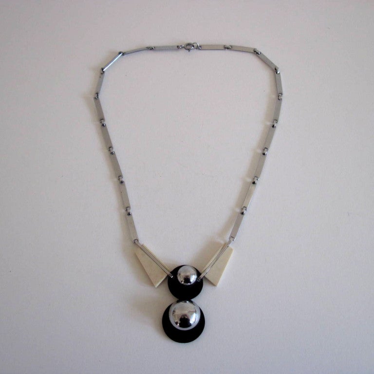 Women's Art Deco Necklace Germany 1930 attributed to Henkel & Grosse For Sale