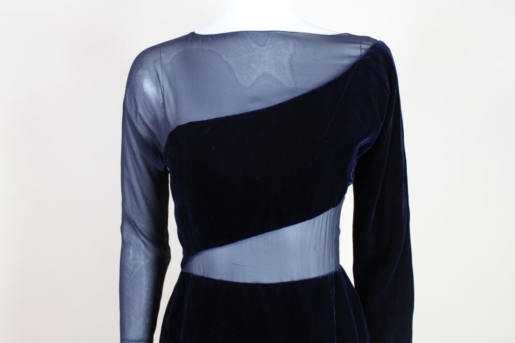 1980's Carolyn Roehm Midnight Blue Velvet Cutaway Gown For Sale 3