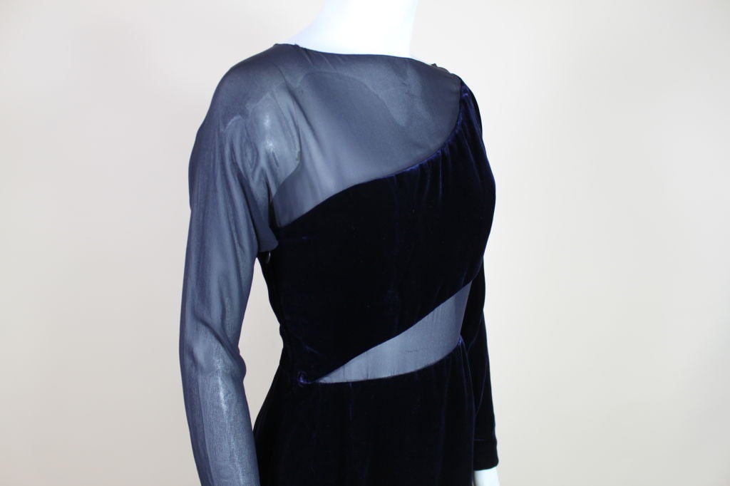 1980's Carolyn Roehm Midnight Blue Velvet Cutaway Gown For Sale 4