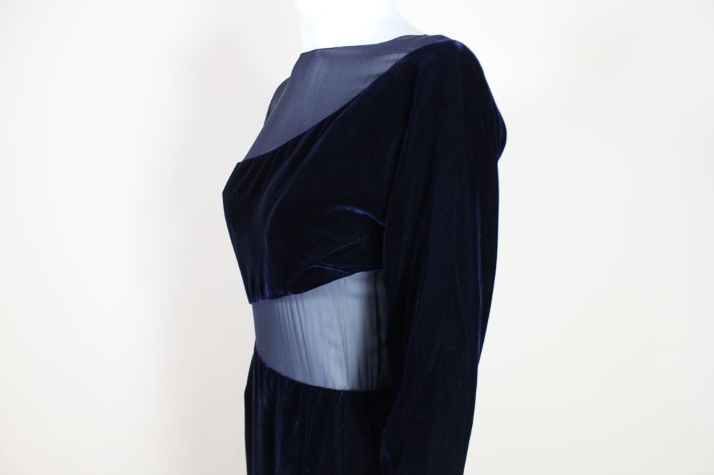1980's Carolyn Roehm Midnight Blue Velvet Cutaway Gown For Sale 5