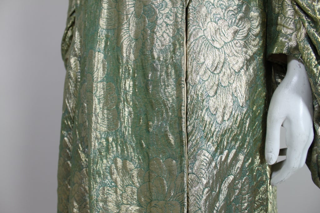 1920’s Moss Green and Gold Silk Lamé Opera Coat For Sale 2