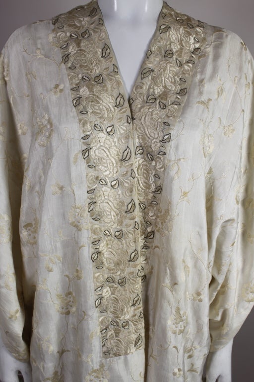 Caftan House of Babani des années 1920 brodé à la main 3