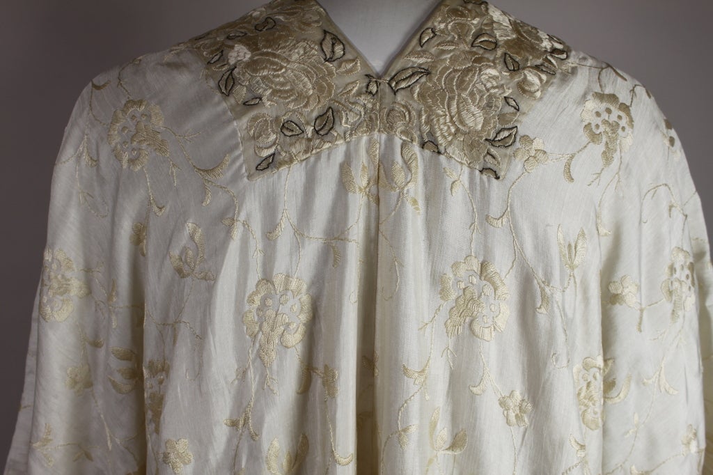 Caftan House of Babani des années 1920 brodé à la main 5