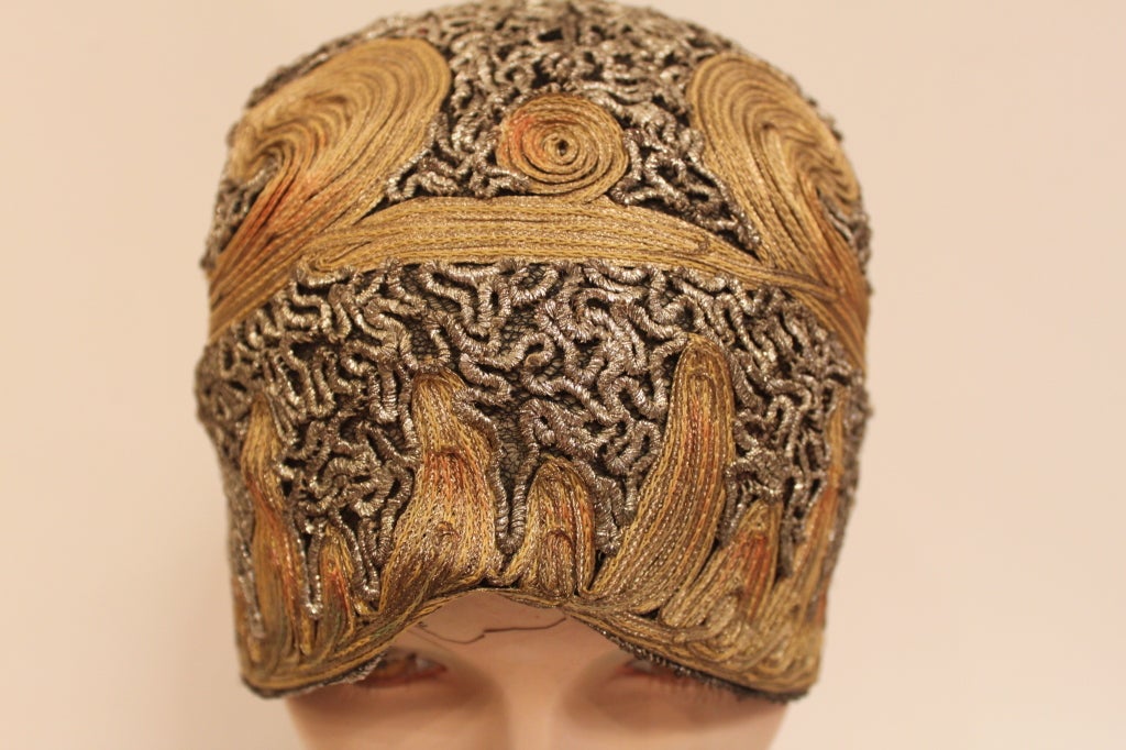 1920's Metallic Lamé Cloche Hat For Sale 6