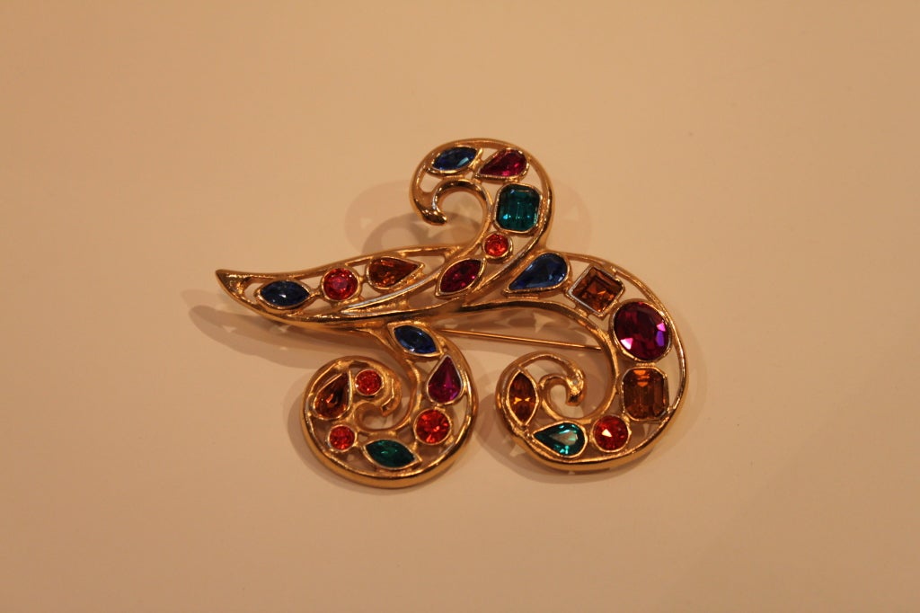 YSL Yves Saint Laurent 1980s Bejeweled Fleur de Lis Brooch In Excellent Condition For Sale In Los Angeles, CA