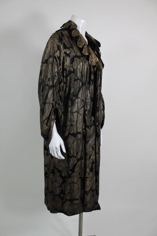 Women's 1920s Gold Lamé and Black Velvet Coat For Sale