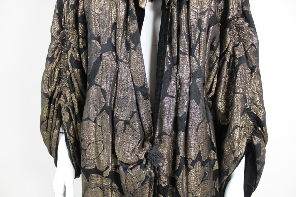 1920s Gold Lamé and Black Velvet Coat For Sale 2