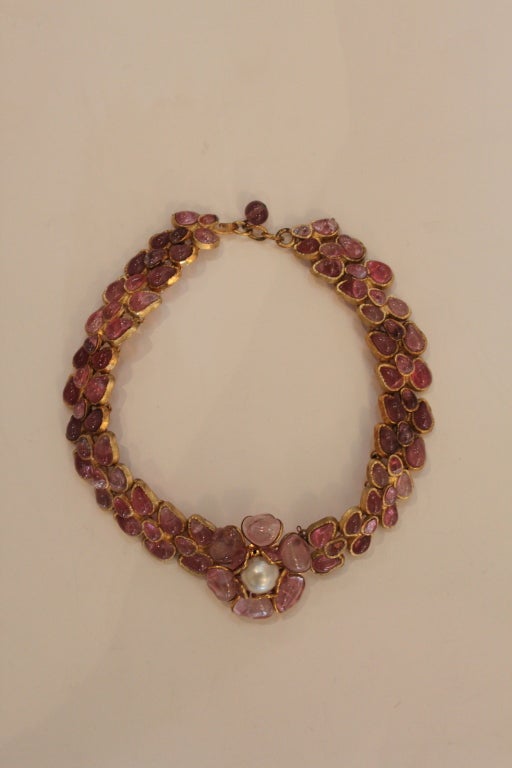 Women's CHANEL Gripoix Gilt Poured Glass Necklace For Sale