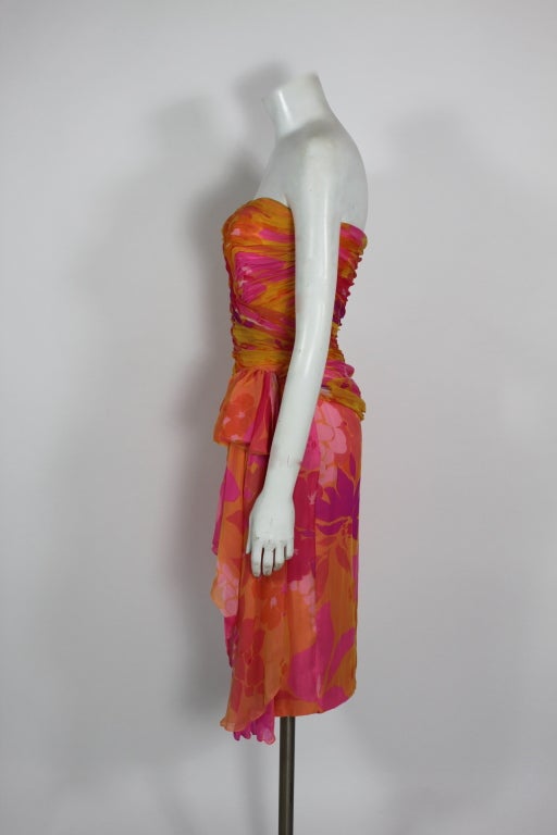 Vicky Tiel 1980s Tropical Floral Strapless Party Dress In Excellent Condition For Sale In Los Angeles, CA