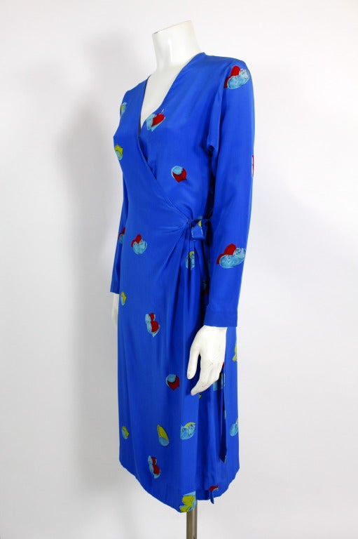 Halston 1970s Royal Blue Silk Wrap Dress with Graphic Floral Print In Excellent Condition For Sale In Los Angeles, CA