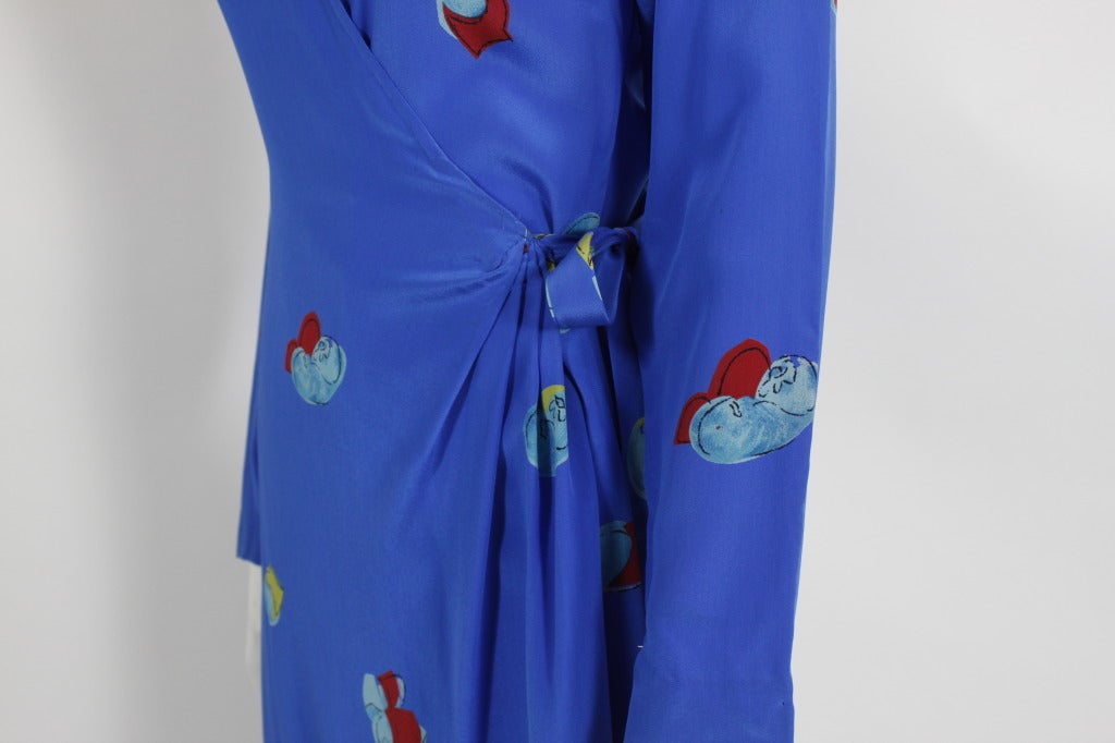 Halston 1970s Royal Blue Silk Wrap Dress with Graphic Floral Print For Sale 2