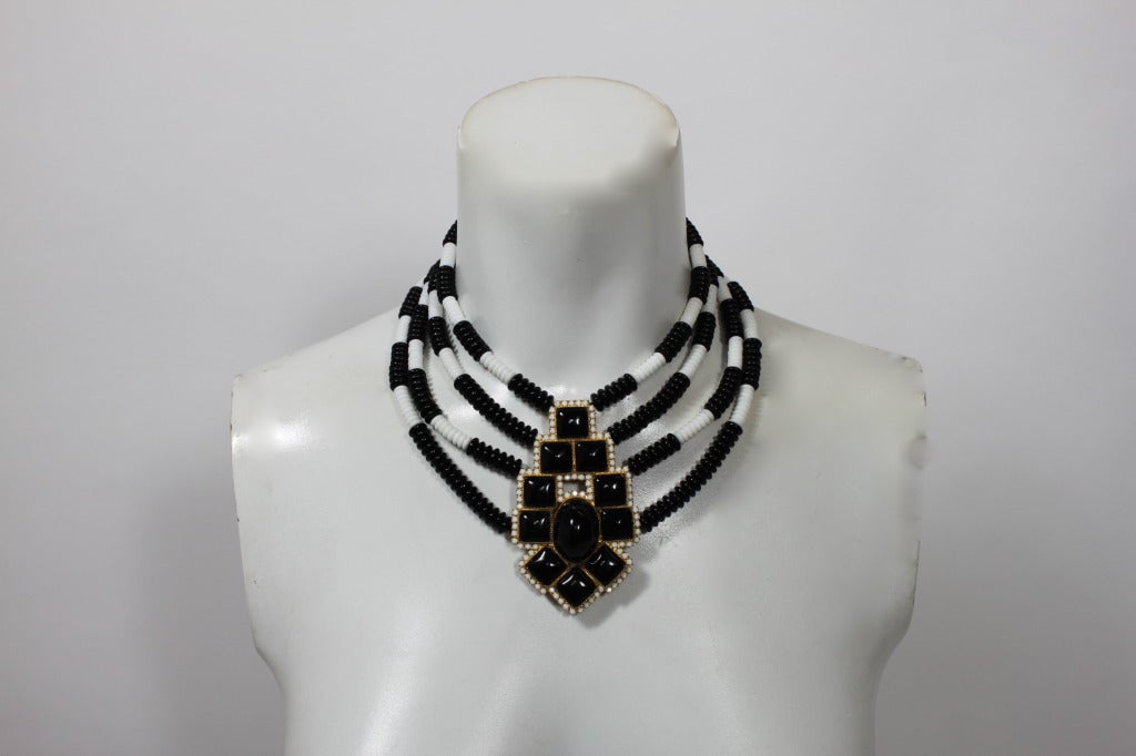 William de Lillo 1960s Black & White Collar Necklace with Earrings In Excellent Condition In Los Angeles, CA