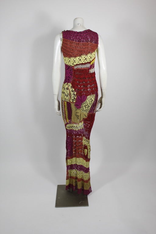 Christian Lacroix 1990, abito all'uncinetto arcobaleno con applicazioni luccicanti 1