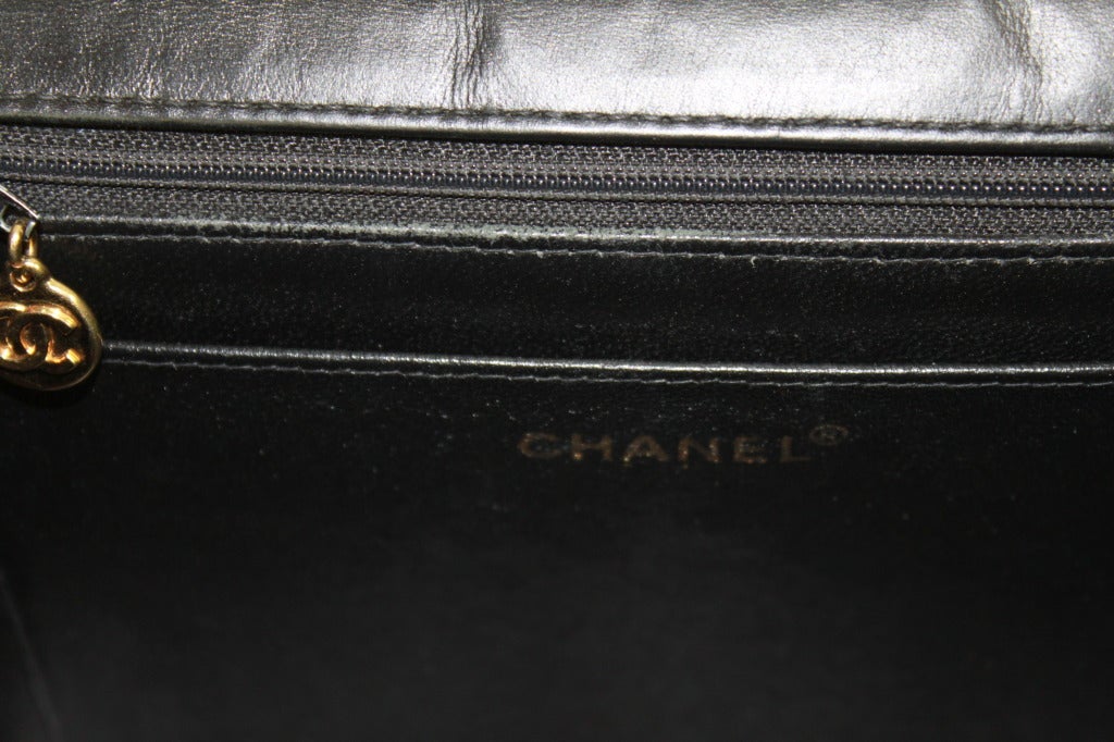 Chanel Black Leather Quilt-Stitched Shoulder Bag 6
