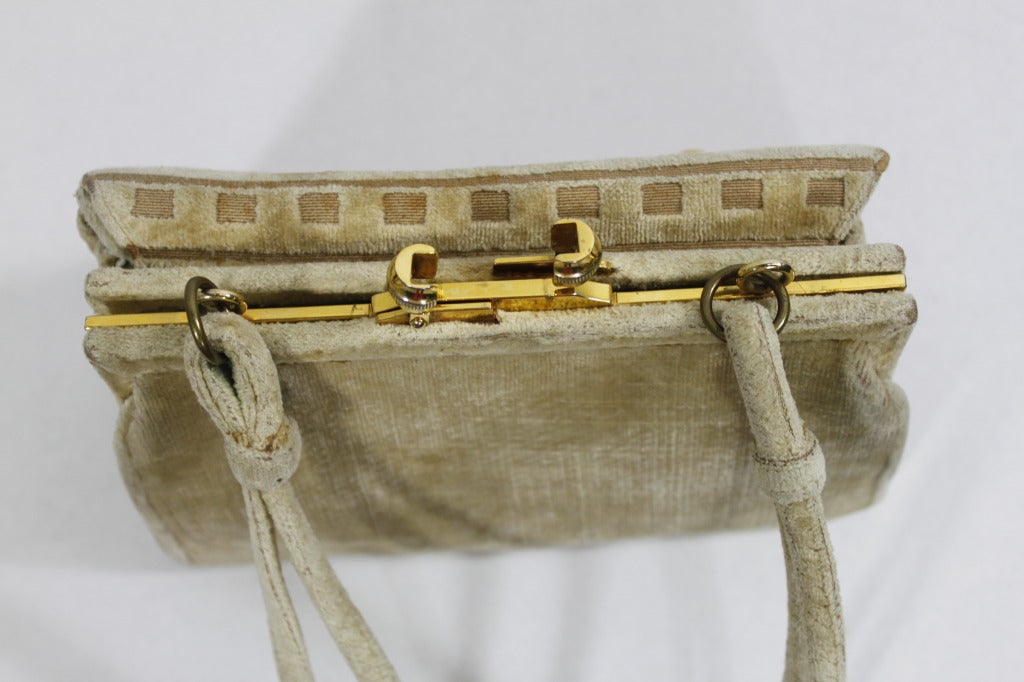 Roberta Di Camerino 1960s Fawn Shoulderbag with Golden Bamboo Hardware For Sale 4