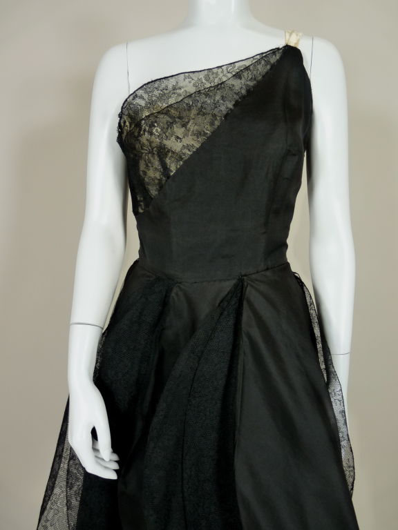 Elizabeth Arden 1950's Silk Organza & Lace Petal Gown For Sale 3