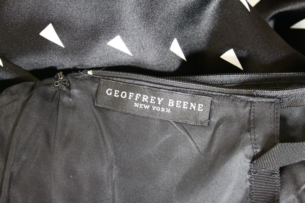 Geoffrey Beene 1980s Strapless Black Graphic-Print Satin Gown For Sale 6
