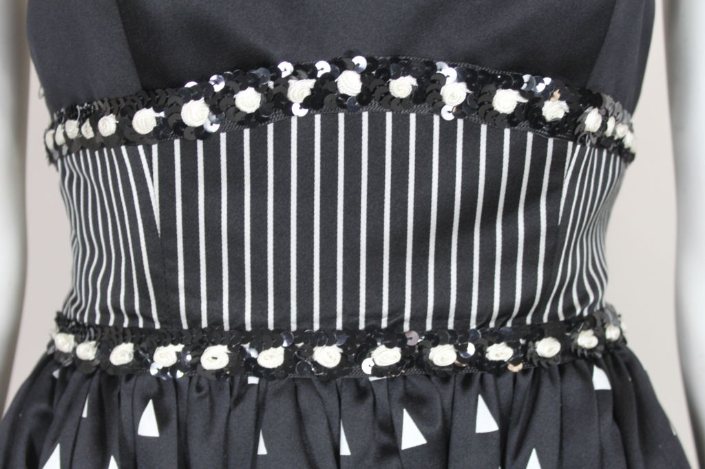 Geoffrey Beene 1980s Strapless Black Graphic-Print Satin Gown For Sale 1