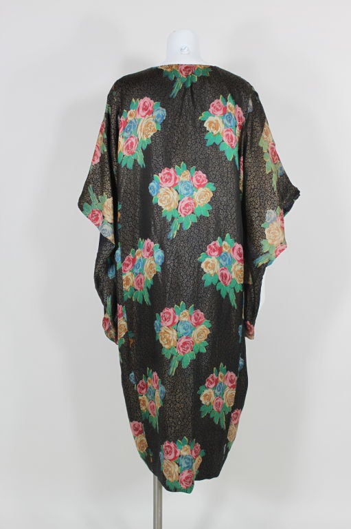 1920s Deco Floral Lamé Brocade Kimono Coat In Excellent Condition For Sale In Los Angeles, CA