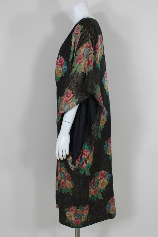 Women's 1920s Deco Floral Lamé Brocade Kimono Coat For Sale