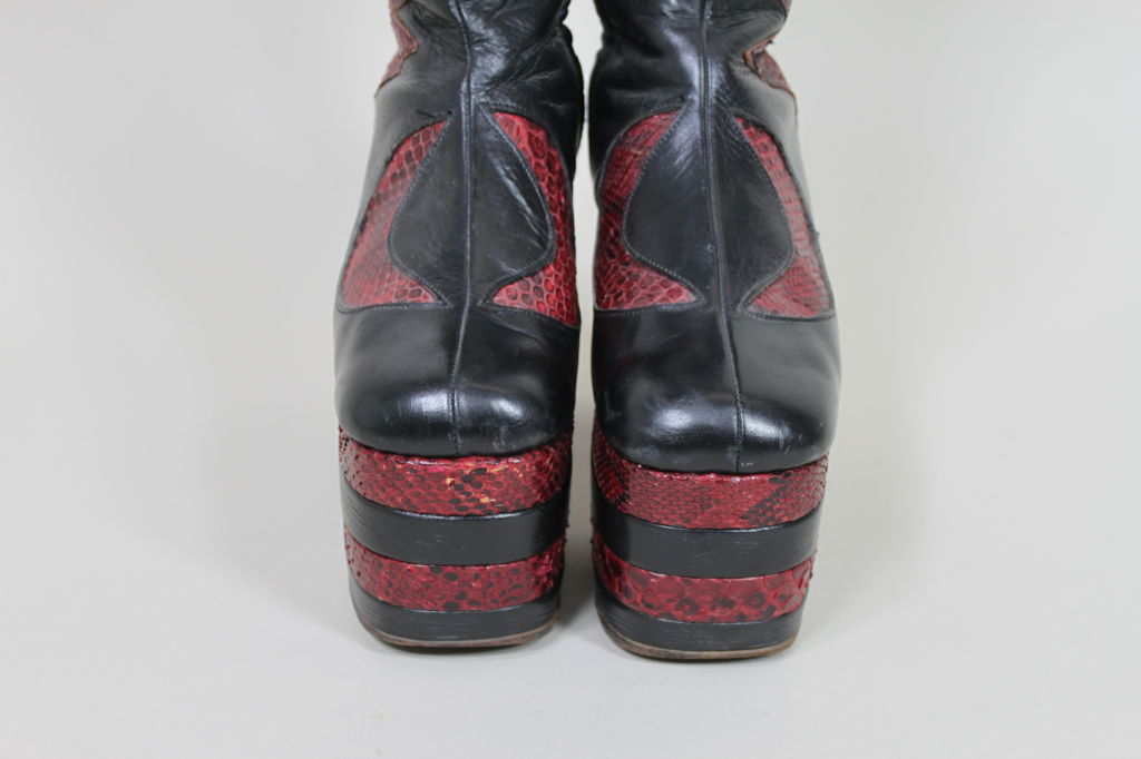 Black 1970s Glam Rock Platform Leather David Bowie-Style Boots For Sale