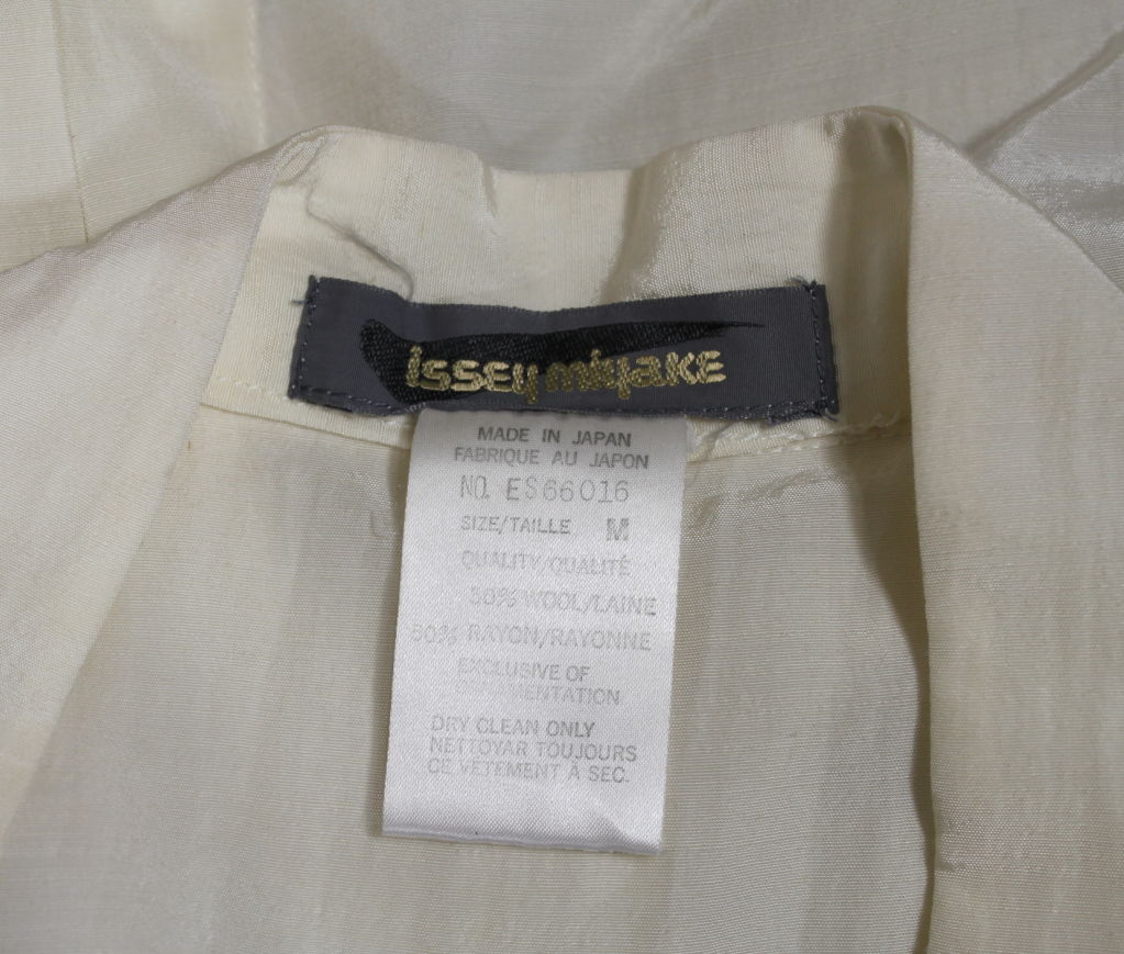 Issey Miyake Architectural Ivory Wool Jacket For Sale 5