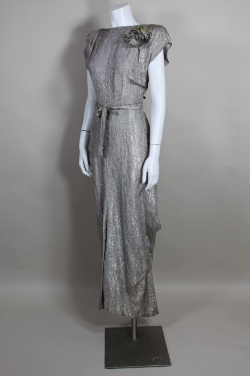 1930’s Silver Lamé Pleated Gown with Rose Trim In Excellent Condition For Sale In Los Angeles, CA