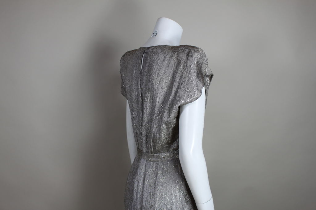 1930’s Silver Lamé Pleated Gown with Rose Trim For Sale 4
