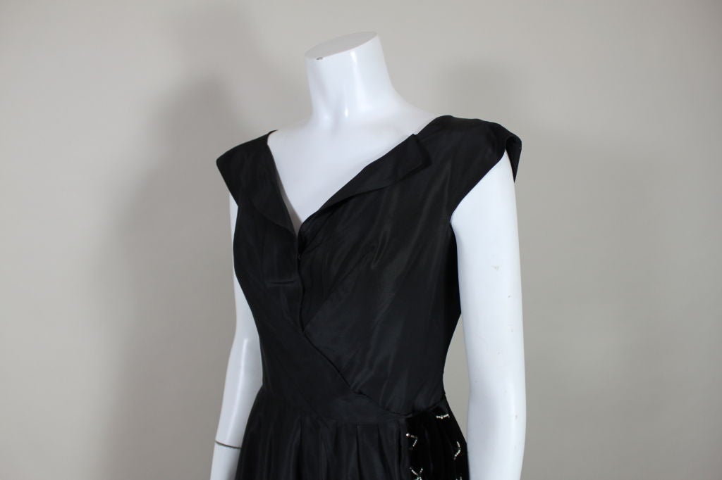 1950’s Hattie Carnegie Silk Taffeta Cocktail Dress For Sale 3