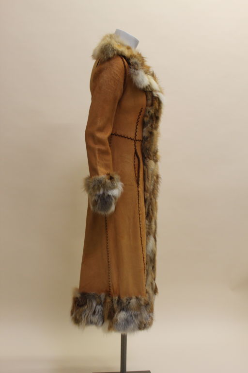 North Beach Leather 1970s Coyote Trimmed Toffee-Leather Coat In Good Condition For Sale In Los Angeles, CA