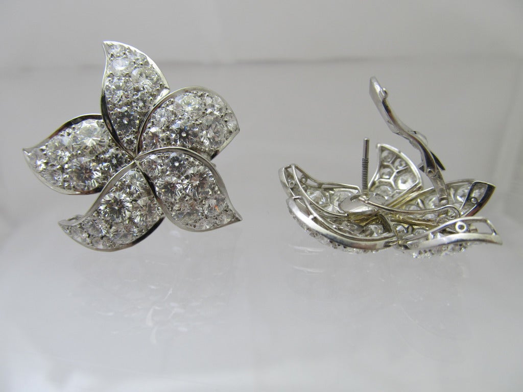 Collection of Helene Arpels Superb Diamond Platinum Flower Necklace and Ear Clip In Excellent Condition In New York, NY