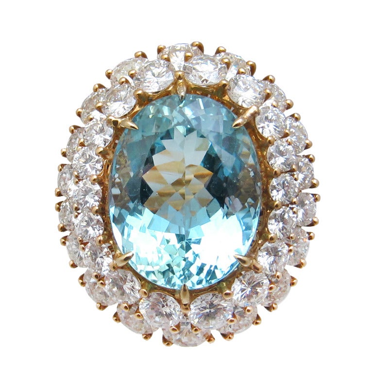 Impressive Aquamarine Diamond Ring For Sale