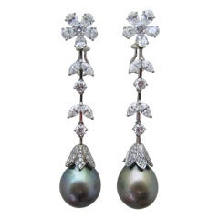 Boucles d'oreilles GRAFF en perles noires et diamants