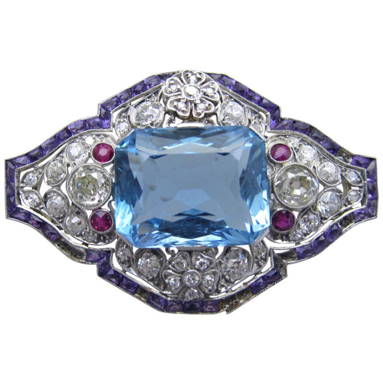 Art Deco Aquamarine Diamond Brooch For Sale at 1stDibs