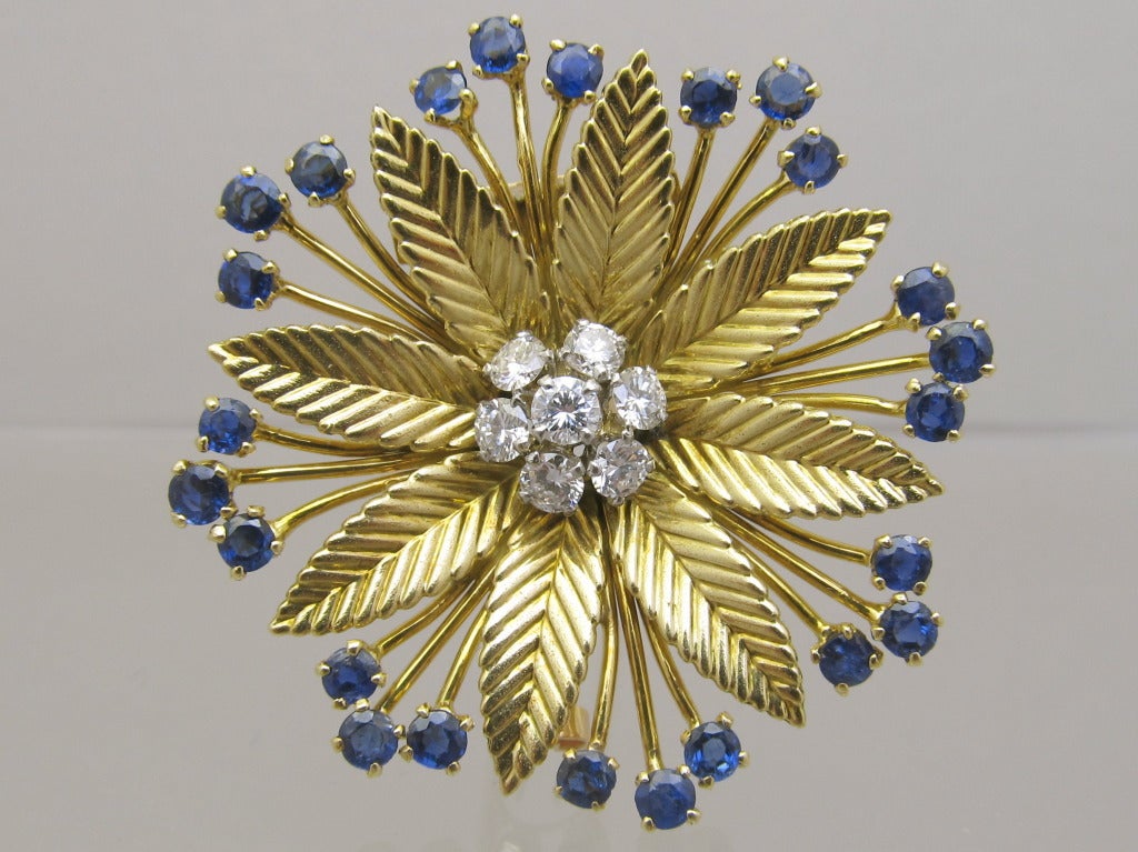 Van Cleef & Arpels Sapphire Diamond Brooch and Earclips France In Excellent Condition In New York, NY