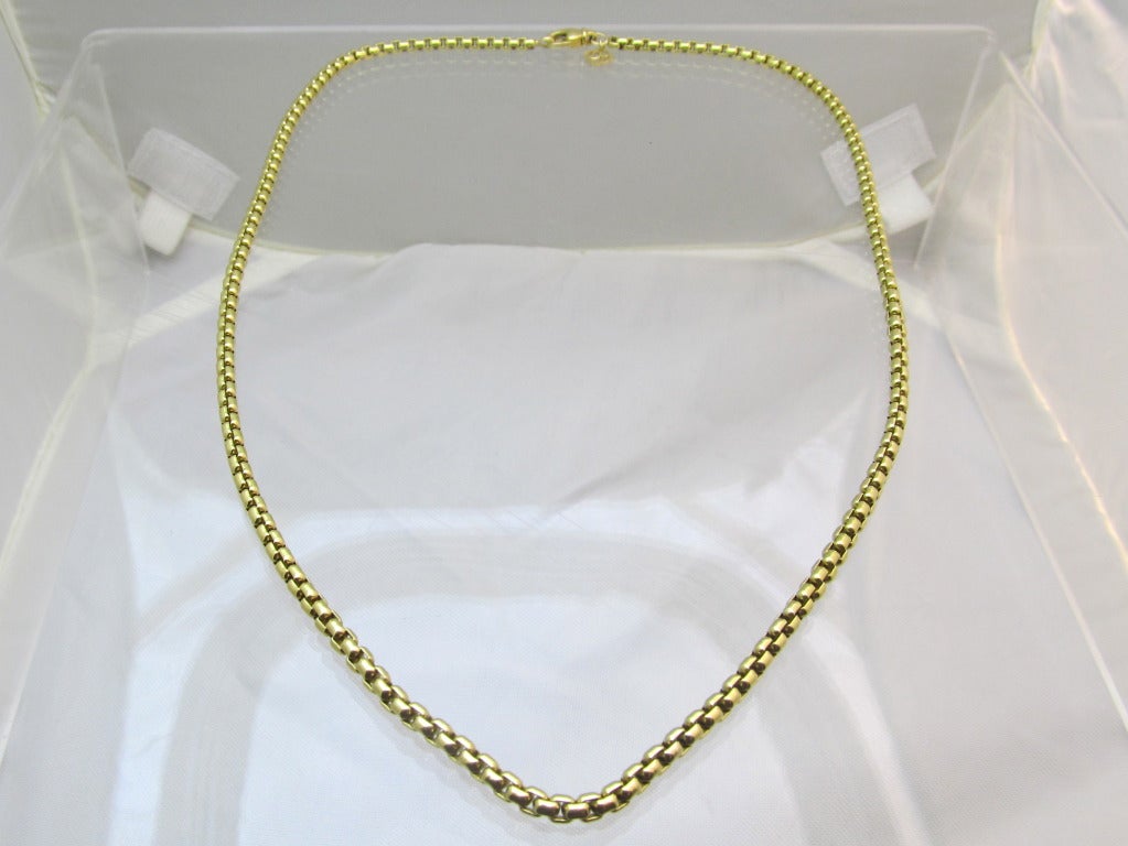 Beautiful 18k gold necklace .
Length is 22 inches
Weight is  31 grams
Makers hallmark:  DY