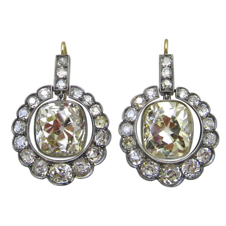 Viktorianisch, 23,17 Karat alte Diamantohrringe in Kissenform Damen im Angebot