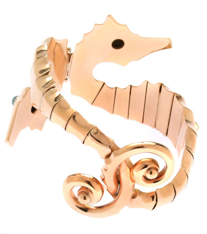 Art Deco  Bracelet with Sea Horse Motif For Sale 1