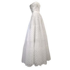 Oscar De la Renta White Eyelet Lace Strapless Gown