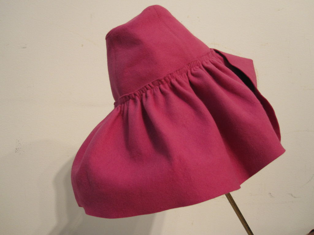 Women's 40s Pink Felt Gathered Brim Hat from Carson Pirie and Scott