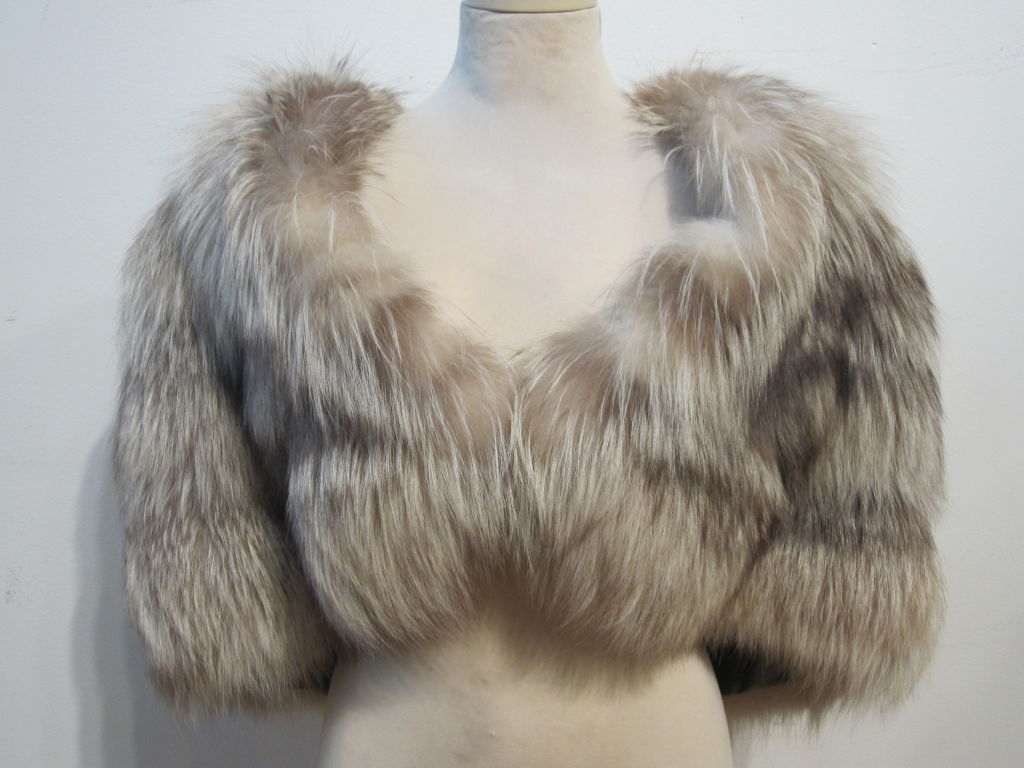 40s Plush Fox Capelet in Silvery Tones