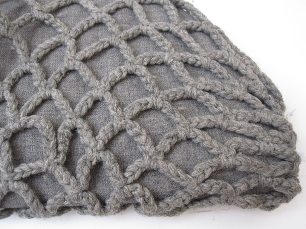 Women's 1940s Gray Flannel Crochet Half-Moon Clutch
