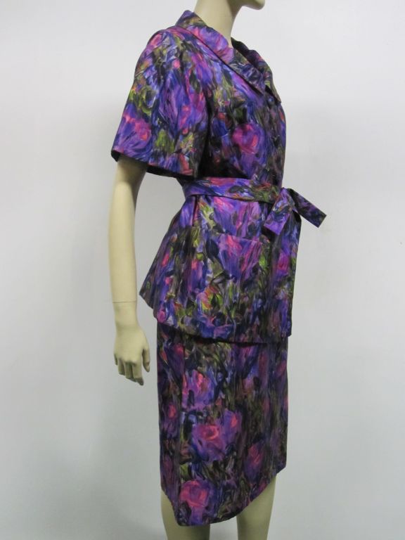 Violet Christian Dior - Robe fourreau et veste en soie à imprimé floral, années 60 en vente