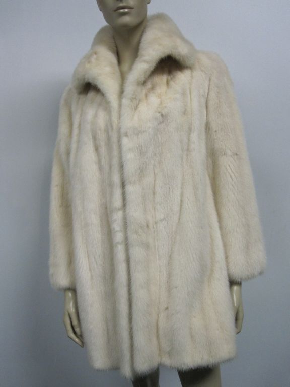 Women's 50s Ivory White Mink Car Coat