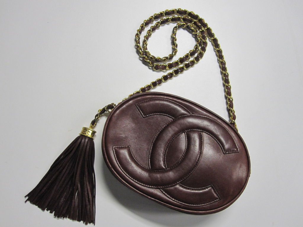 A great little Chanel day bag in oxblood with oval styling, large 