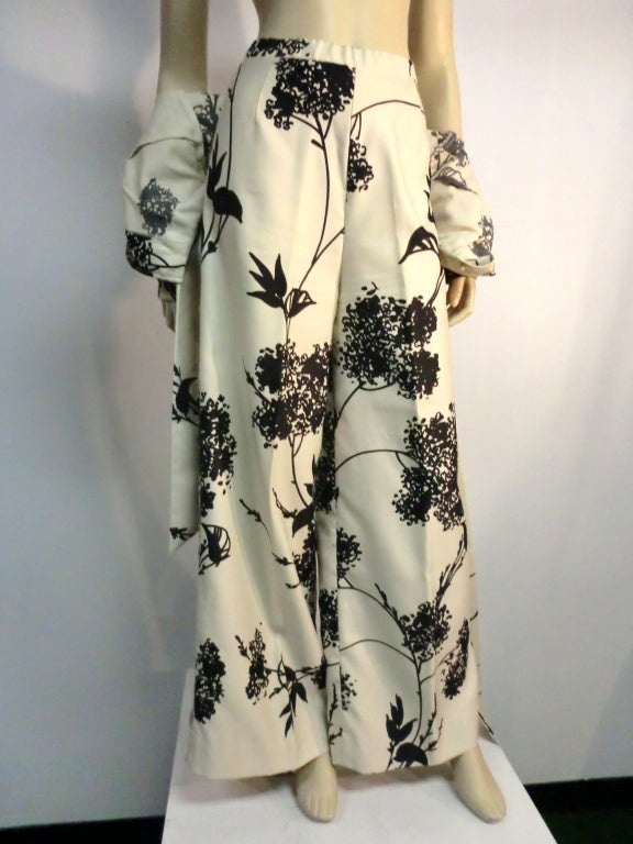 Tori Richard Hawaiian Bold Black/White Floral Print Pantsuit 3