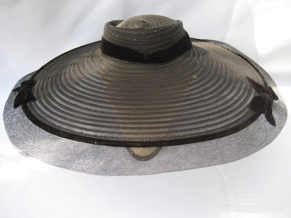 Women's 1940's Elegant Horsehair and Velvet Trim Saucer Hat