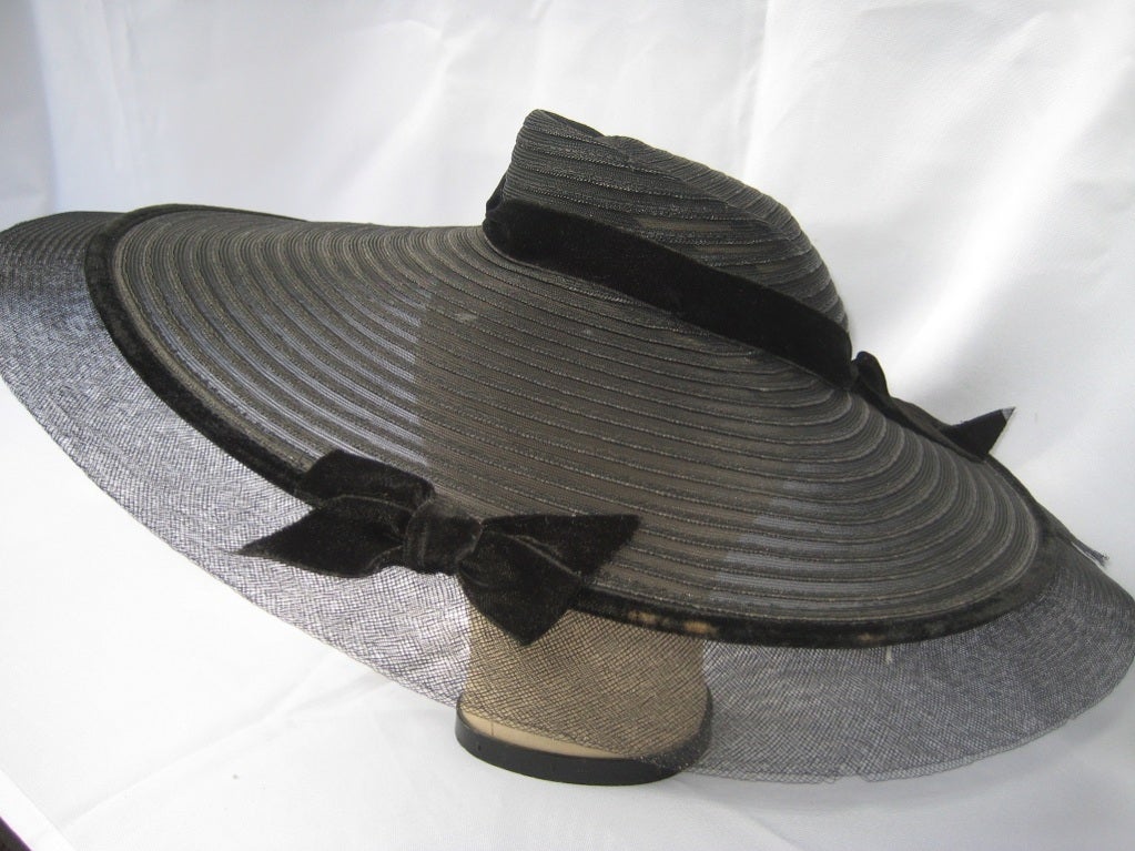 1940's Elegant Horsehair and Velvet Trim Saucer Hat 4