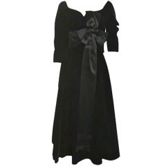 50s Mollie Parnis Black Velvet Cocktail Dress w/ Wide Satin Bow 11